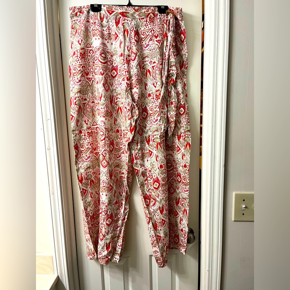 Ashro 2-piece set. Shirt has bell sleeves and cold shoulders.. NWT!